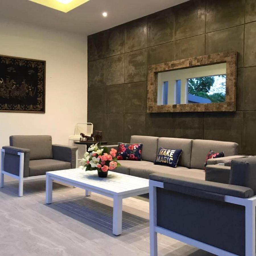 The Tanjung Seminyak Suites Bagian luar foto