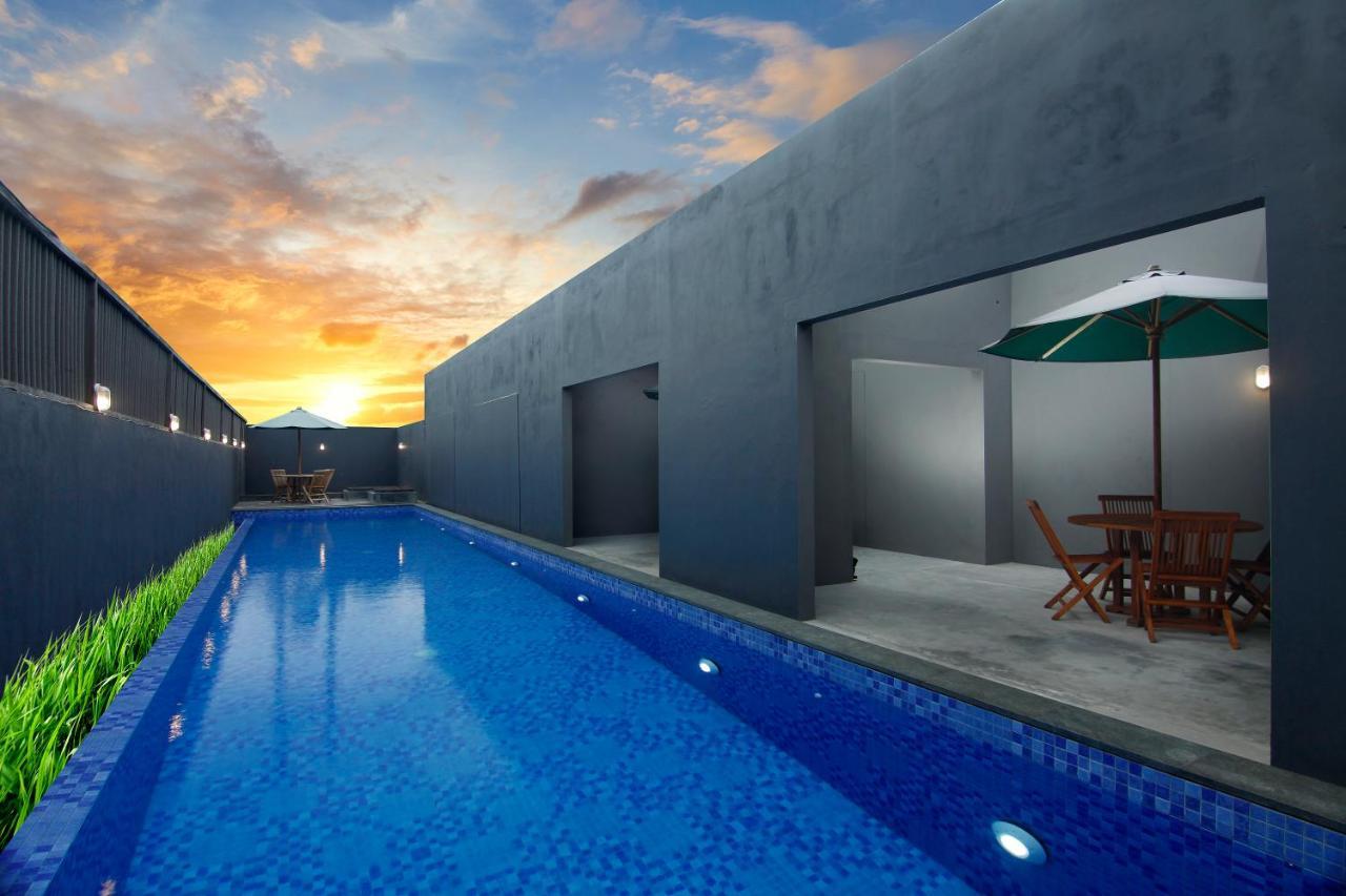 The Tanjung Seminyak Suites Bagian luar foto
